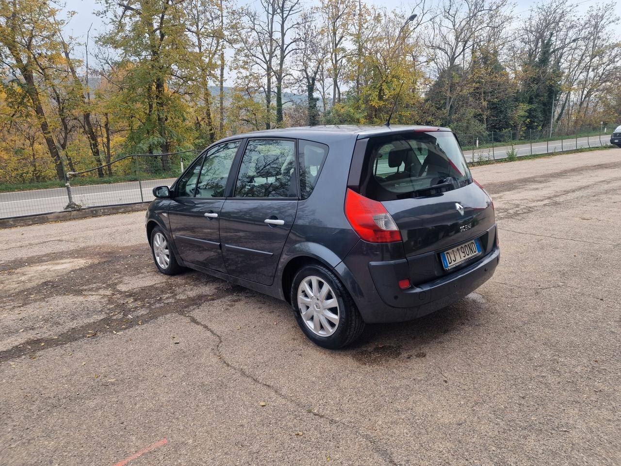 Renault Scenic Grand Scénic 1.9 dCi/130CV PlayStation Portable