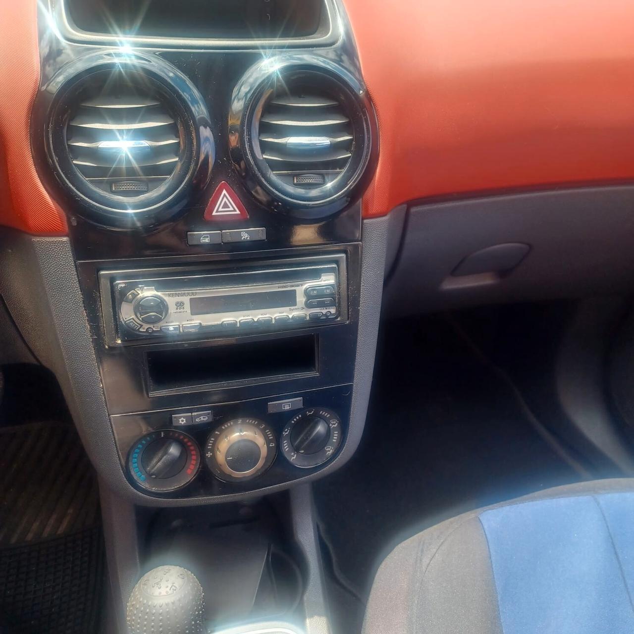 111.978KM CORSA 1.2 NEOPATENTATI BUONE CONDIZIONI
