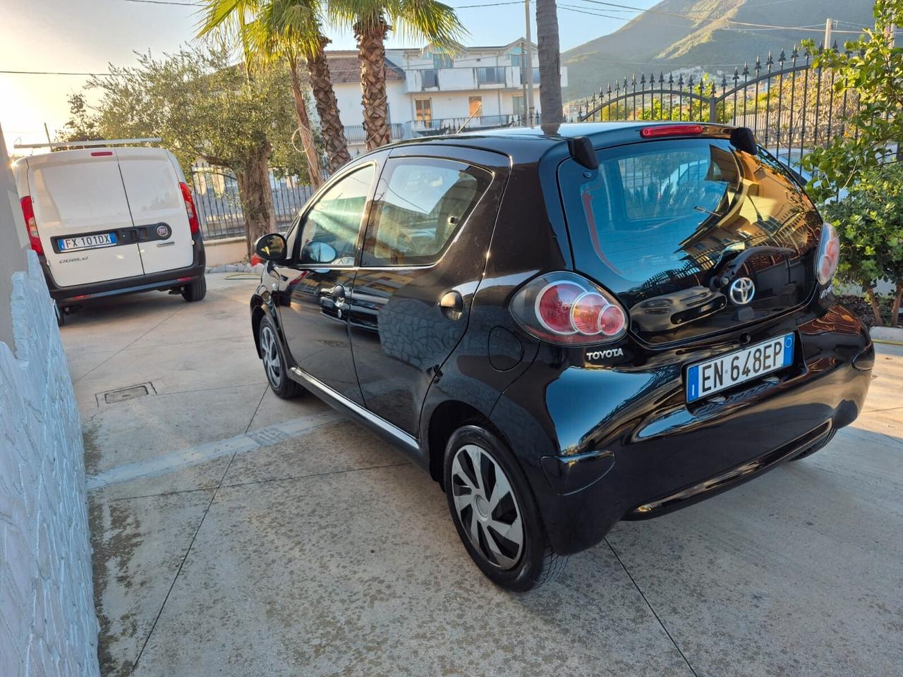 Toyota Aygo 1.0 12V VVT-i 5 porte Cool Soda Connect