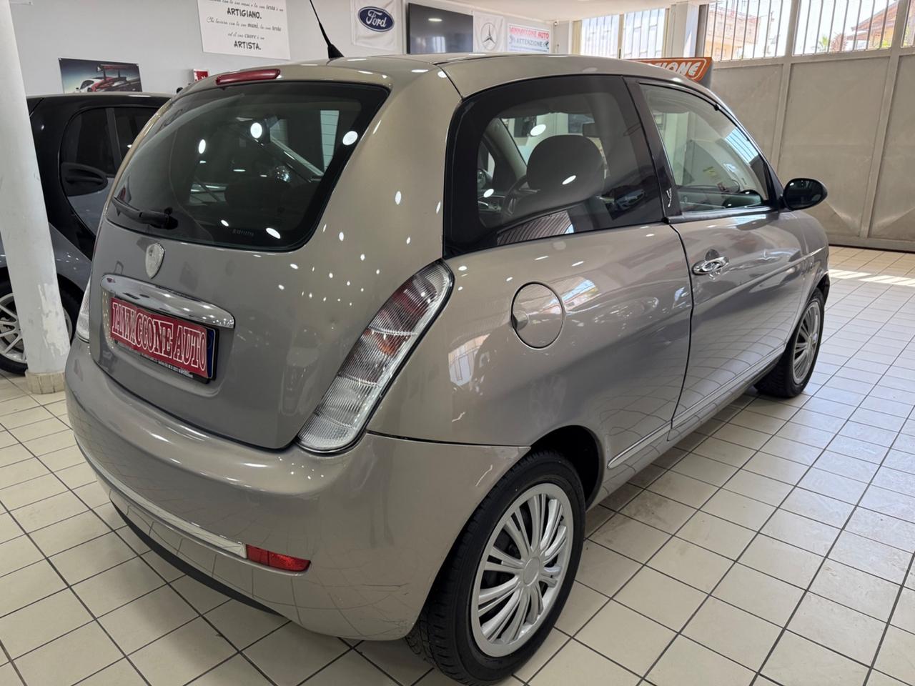 Lancia Ypsilon 1.2 gpl 150 mila km