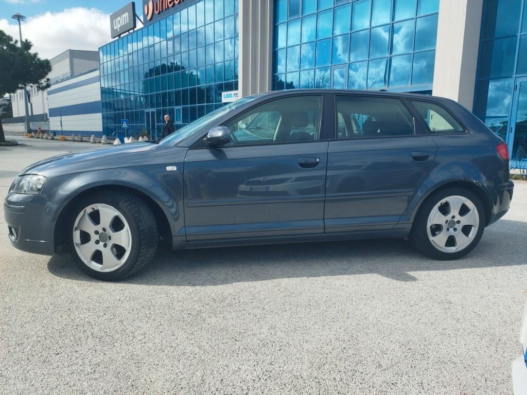 Audi A3 1.6 16V FSI Ambiente