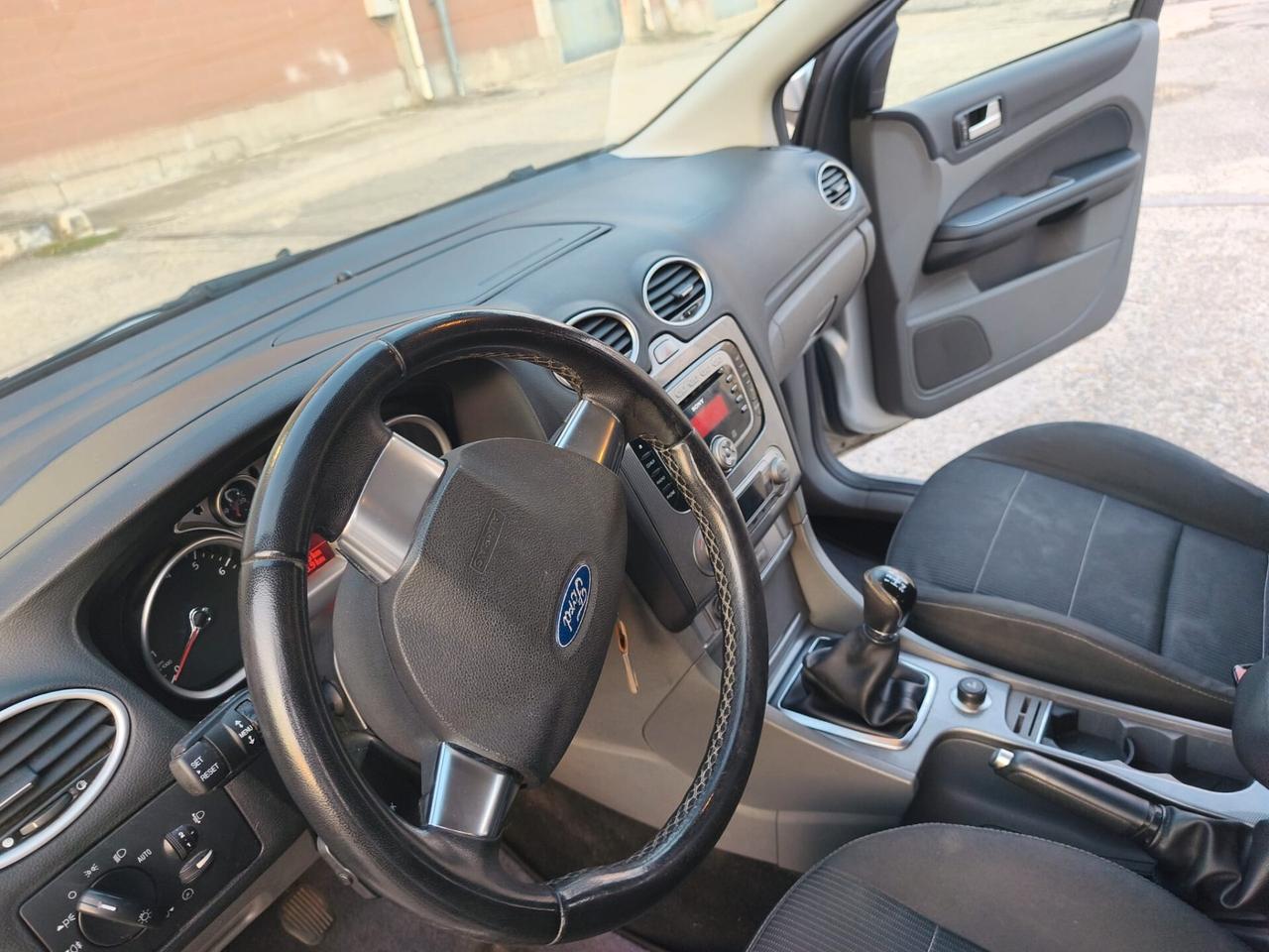 Ford Focus Sw 2009---2.0 Benzina GPL