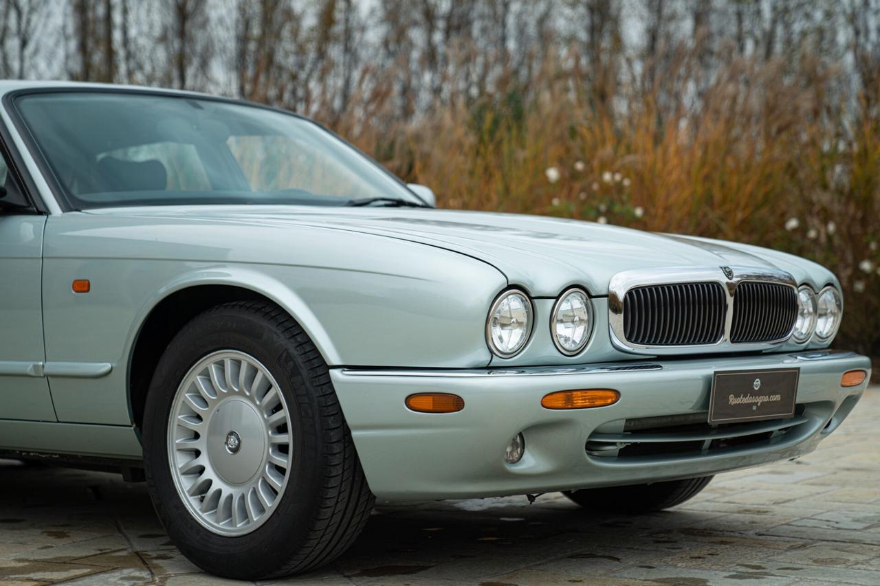 Jaguar XJ8 3.2 - JAG00078