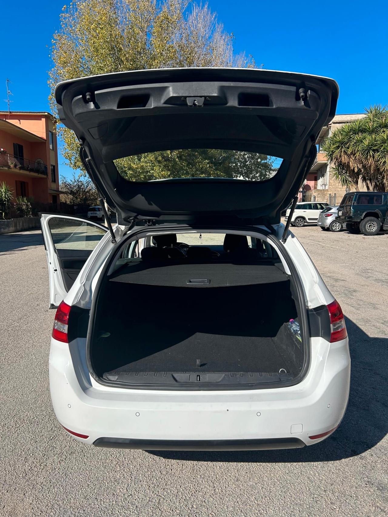 Peugeot 308 BlueHDi 150 S&S SW Allure