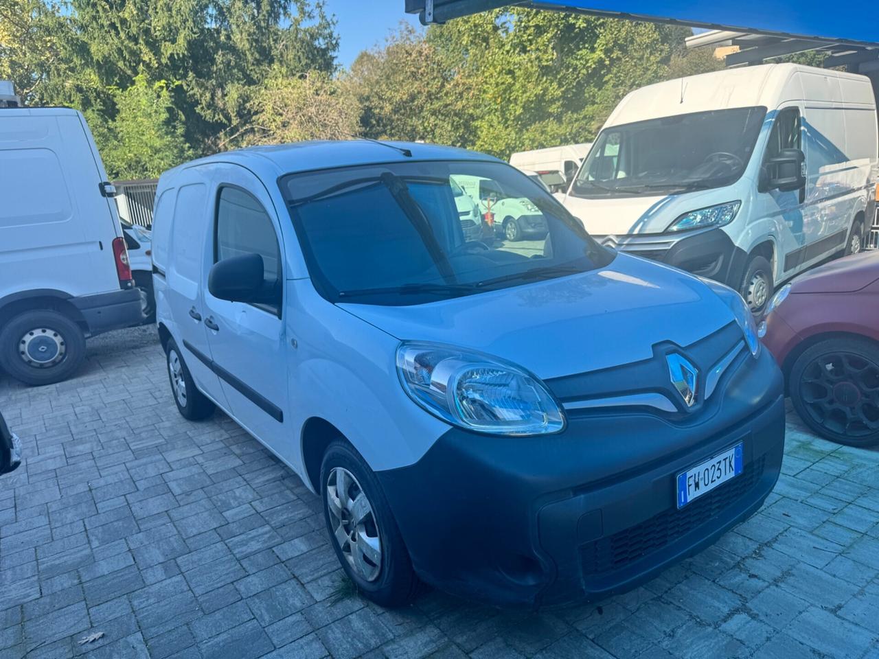 FURGONE RENAULT KANGOO BENZINA