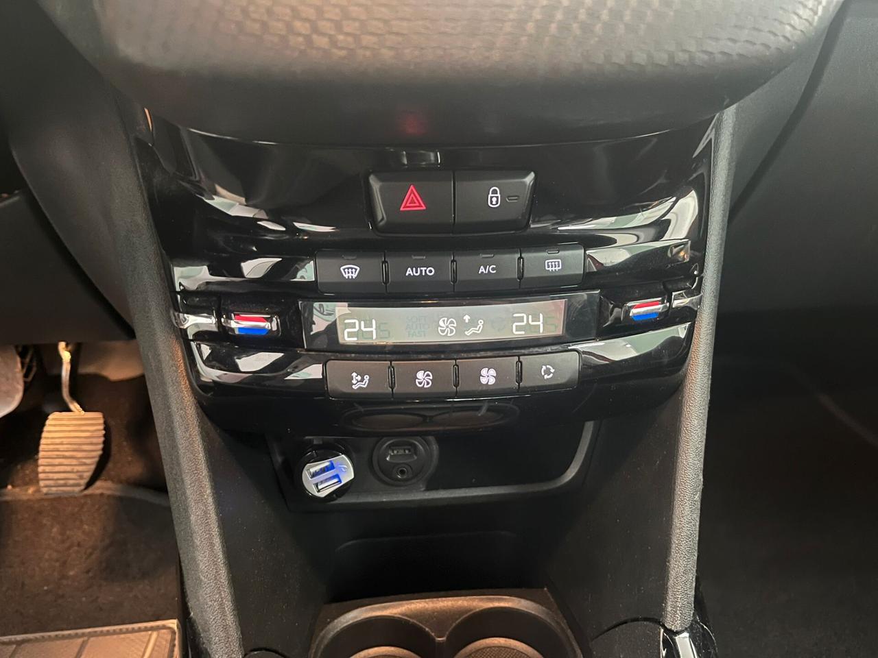 Peugeot 2008 1.6HDi - PERFETTA - 12\2016