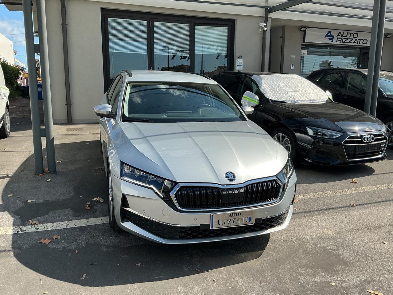 Skoda Octavia 2.0 TDI 150 CV DSG Wagon Selection - KM 22.000
