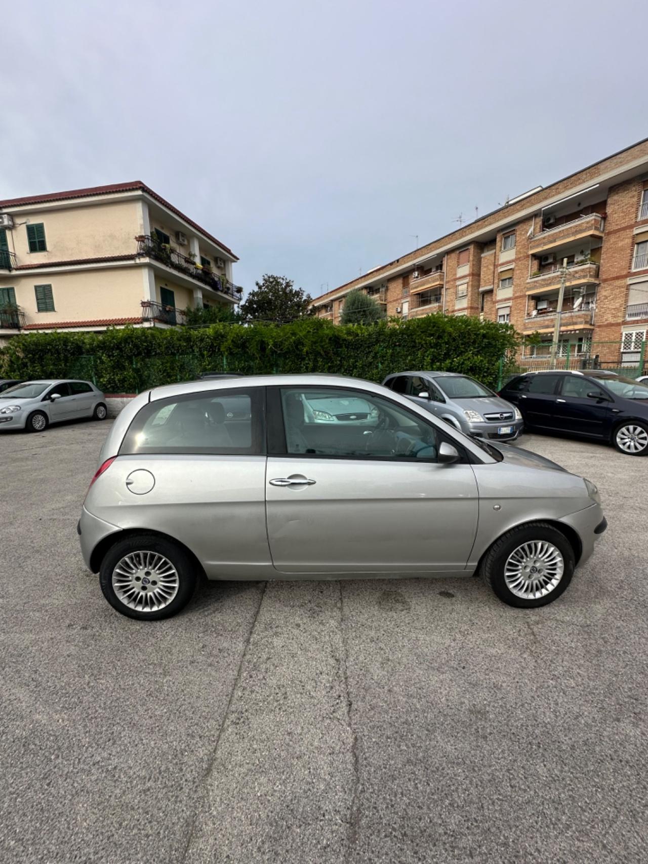 Lancia Ypsilon 1.2 Oro