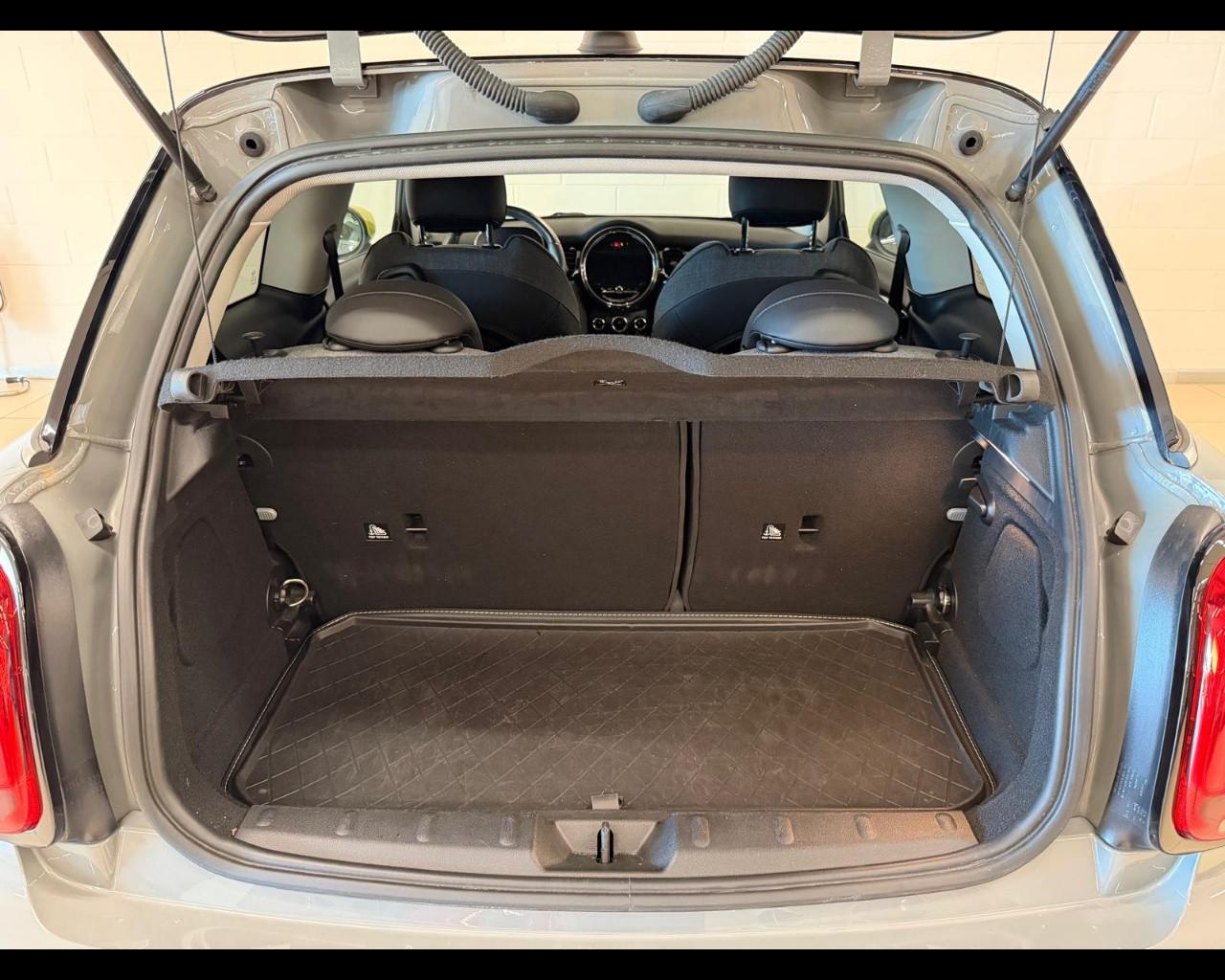 MINI Mini Full El. (F56) - Mini Cooper SE Yours