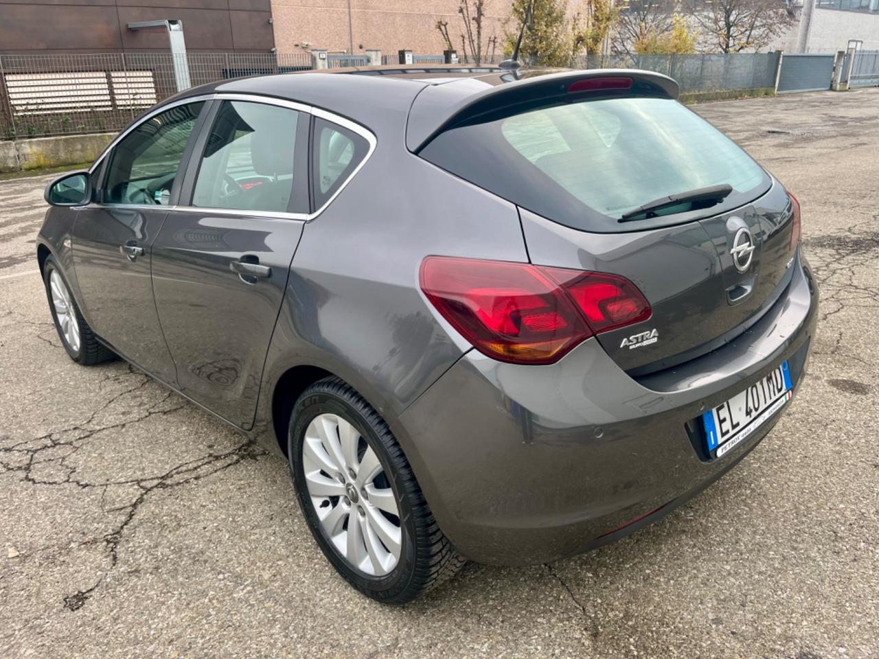 Opel Astra 1.7cdti 2011 109.000km cinghia/tagliando appena fatti