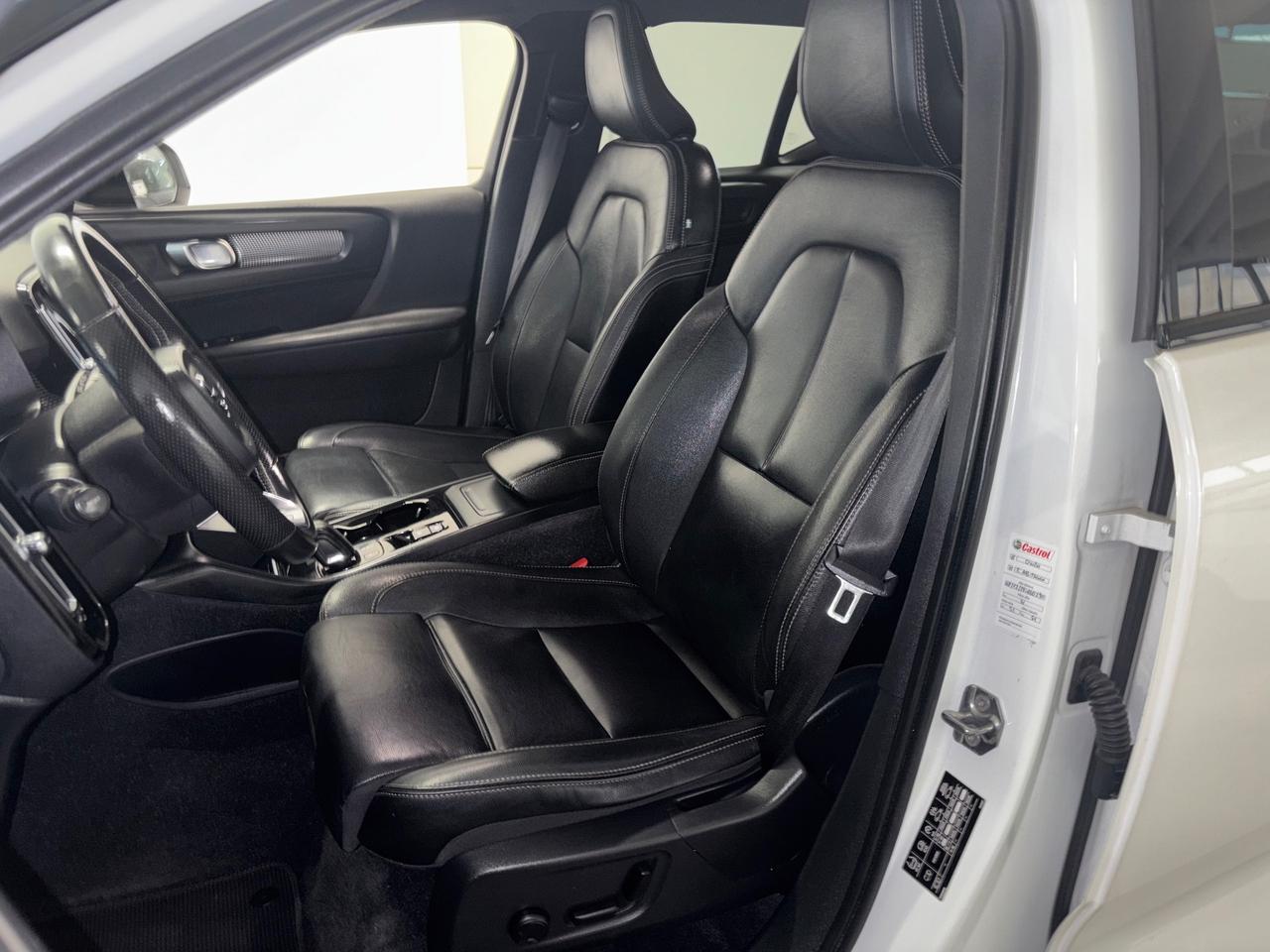 Volvo XC40 D3 GearTronic R-DESIGN |FULL OPTIONAL |