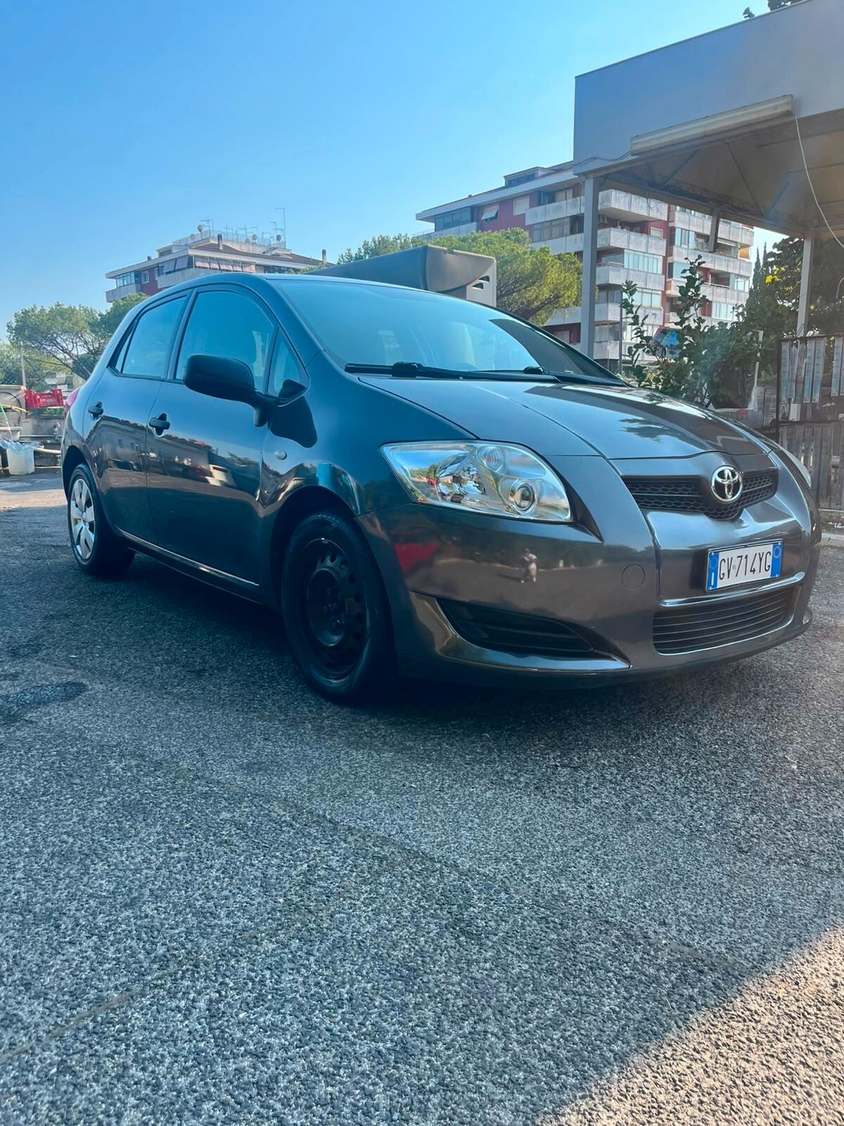 Toyota Auris 1.4 benzina