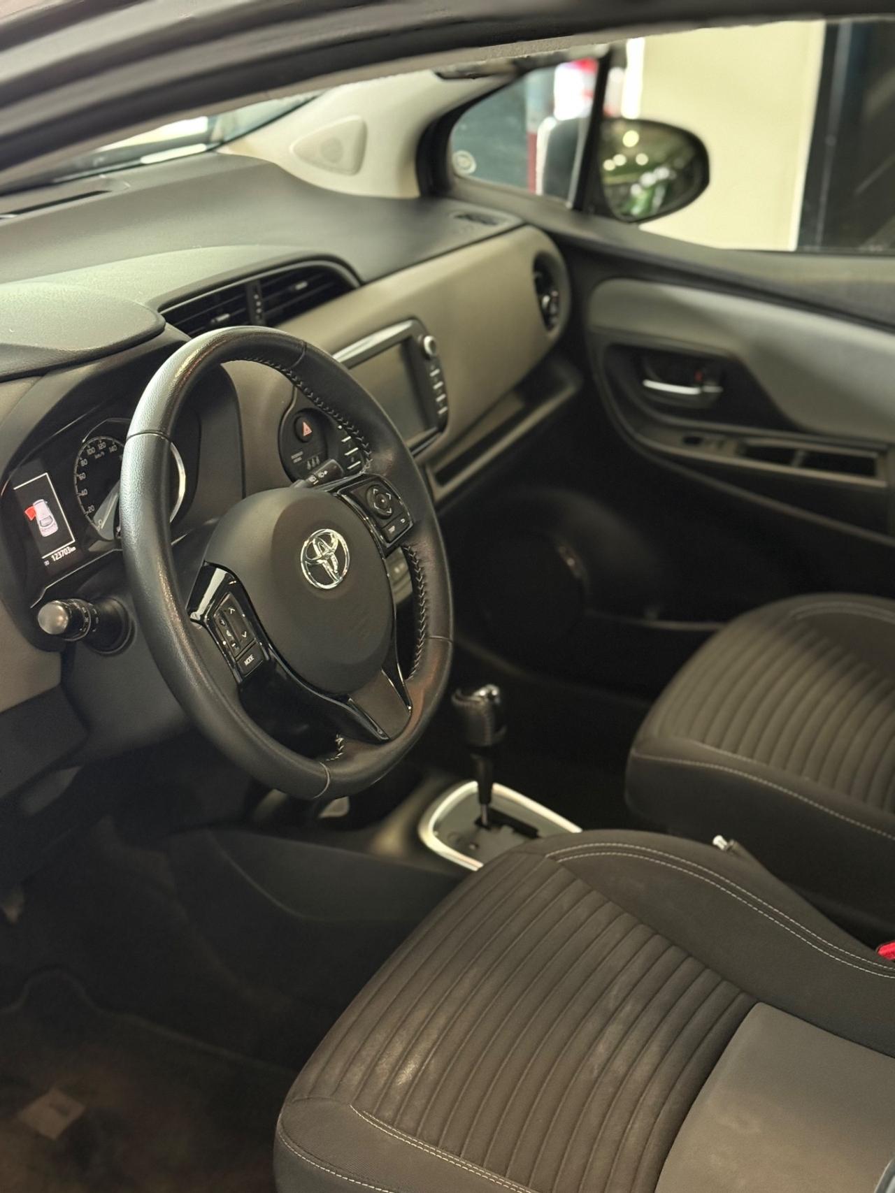 Toyota Yaris 1.5 Hybrid 5 porte Business