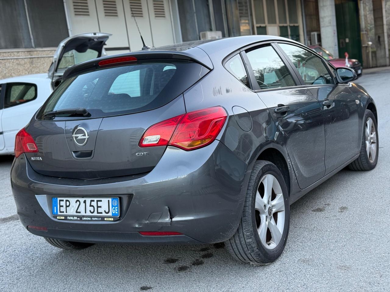 Opel Astra 1.7 CDTI 110CV 5 porte pronta consegna