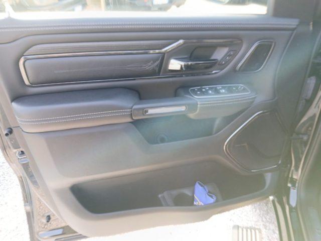 DODGE RAM 1500 5.7 GPL V8 Limited Night N1
