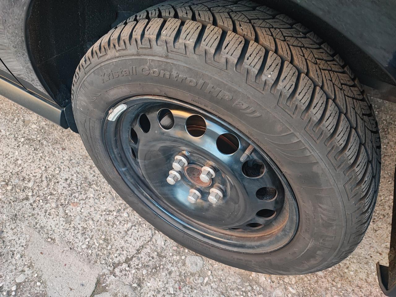 Ford Grand Tourneo Gancio Traino 7 Posti Euro 6