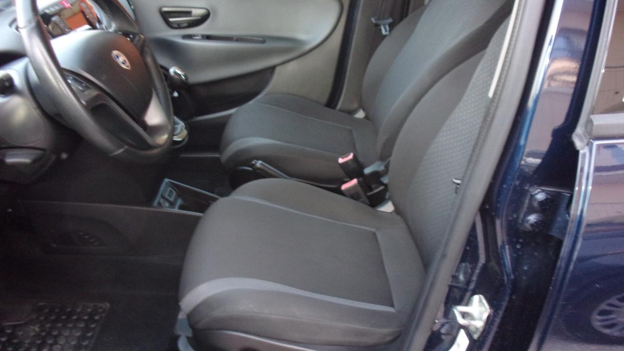 Lancia Ypsilon 1.2 69 CV 5 porte Gold