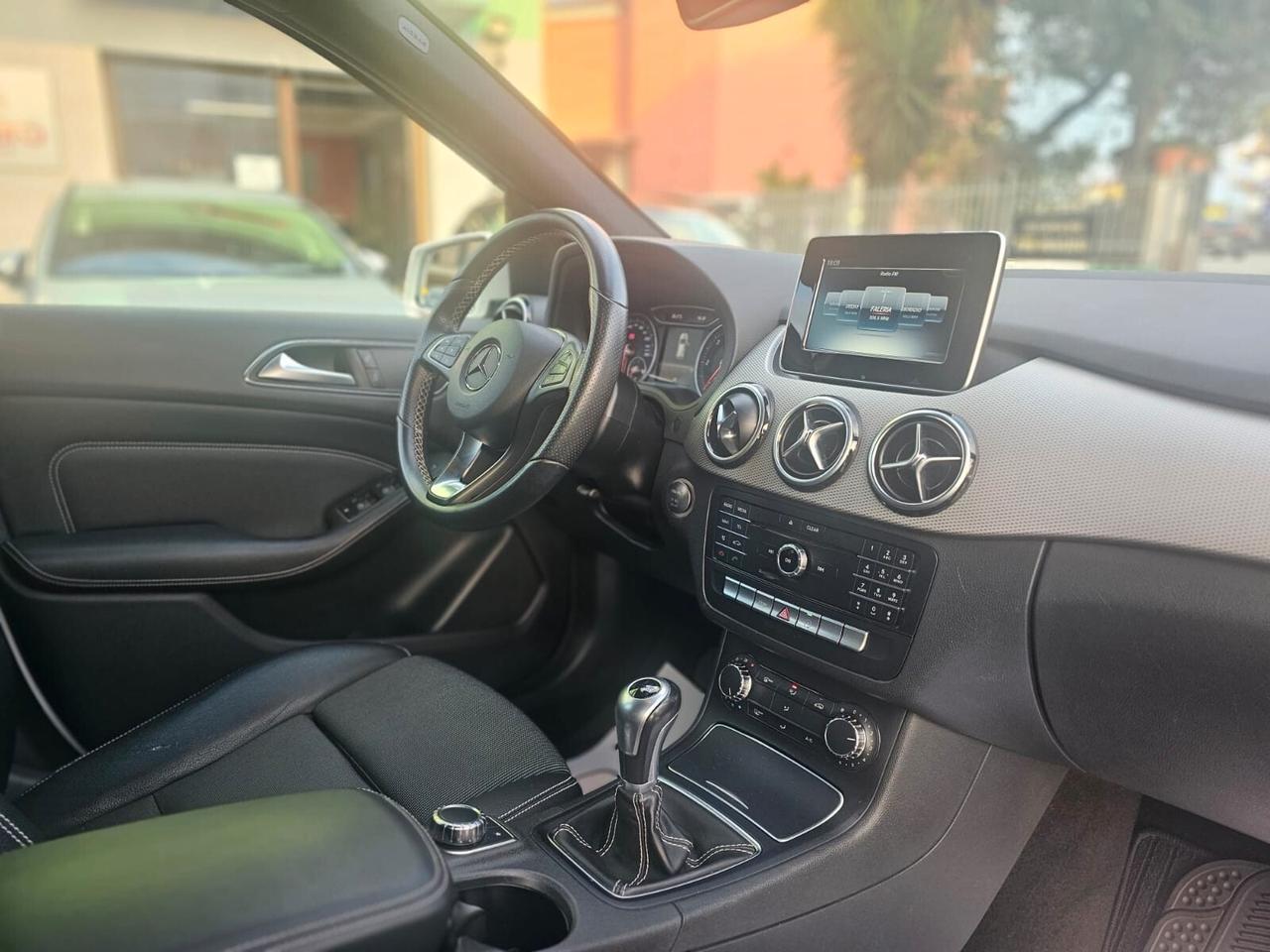 Mercedes-benz B 180 d Premium