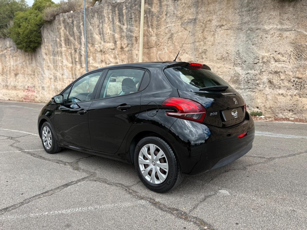 Peugeot 208 Active/1.0 68 CV/5 POSTI/CLIMA