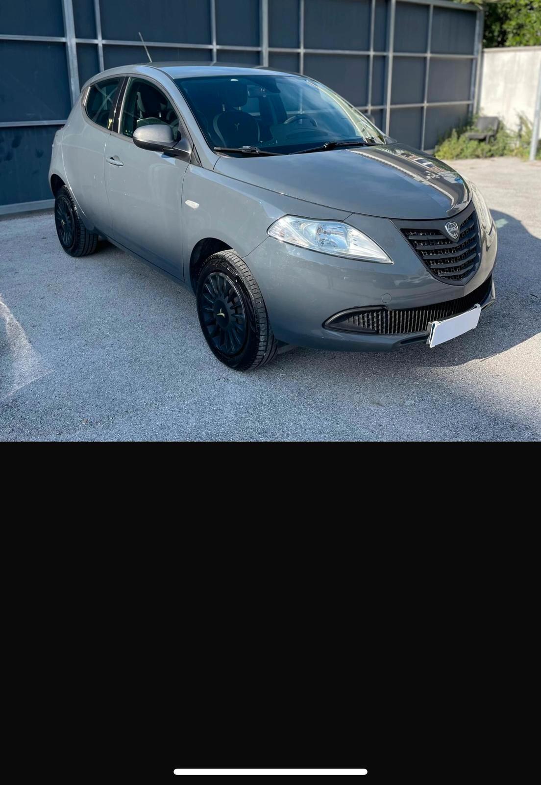 Lancia Ypsilon 0.9 TwinAir 85 CV 5 porte Metano Ecochic Gold