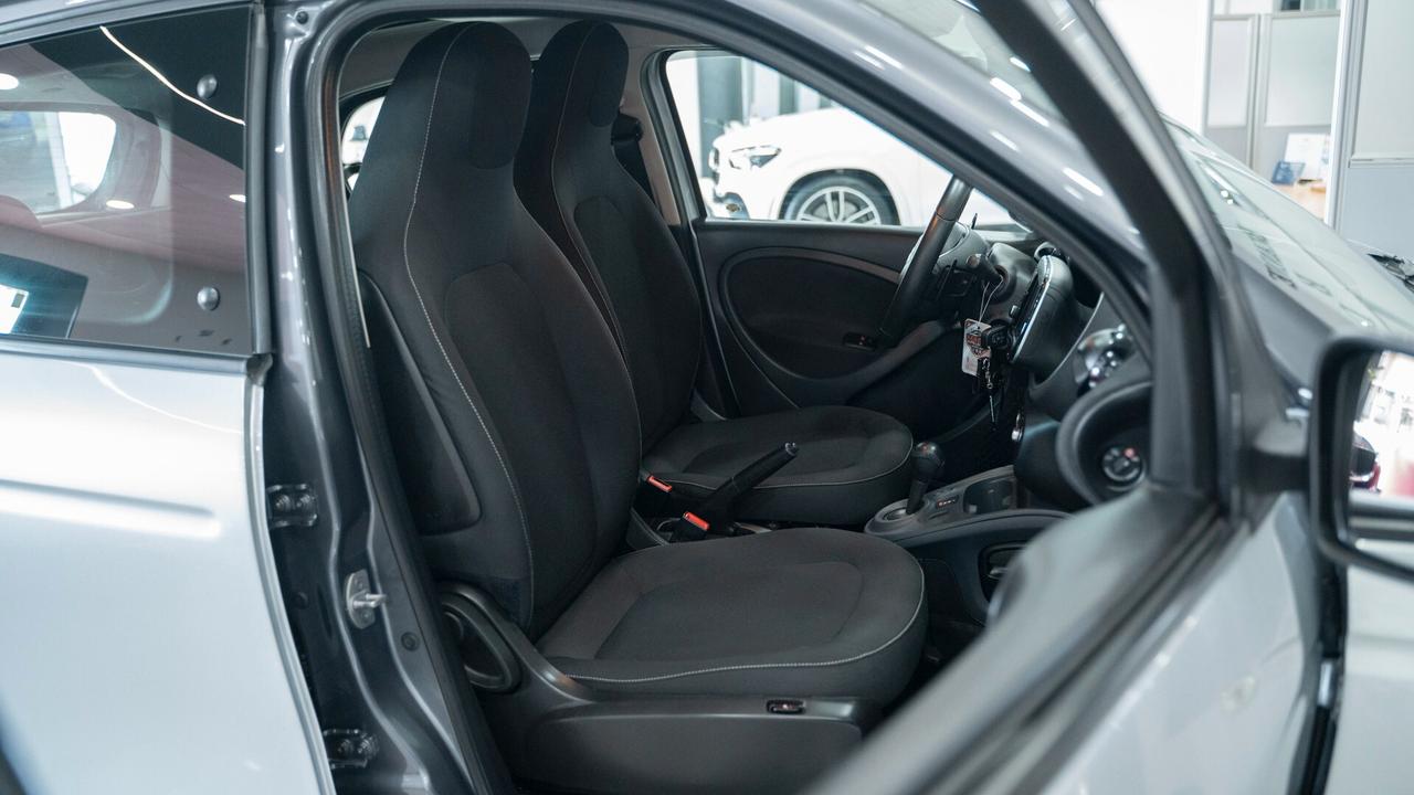 Smart ForFour 0.9 90 CV SUPERPASSION TWINAMIC 16" LED NAVI FULL OPTIONAL