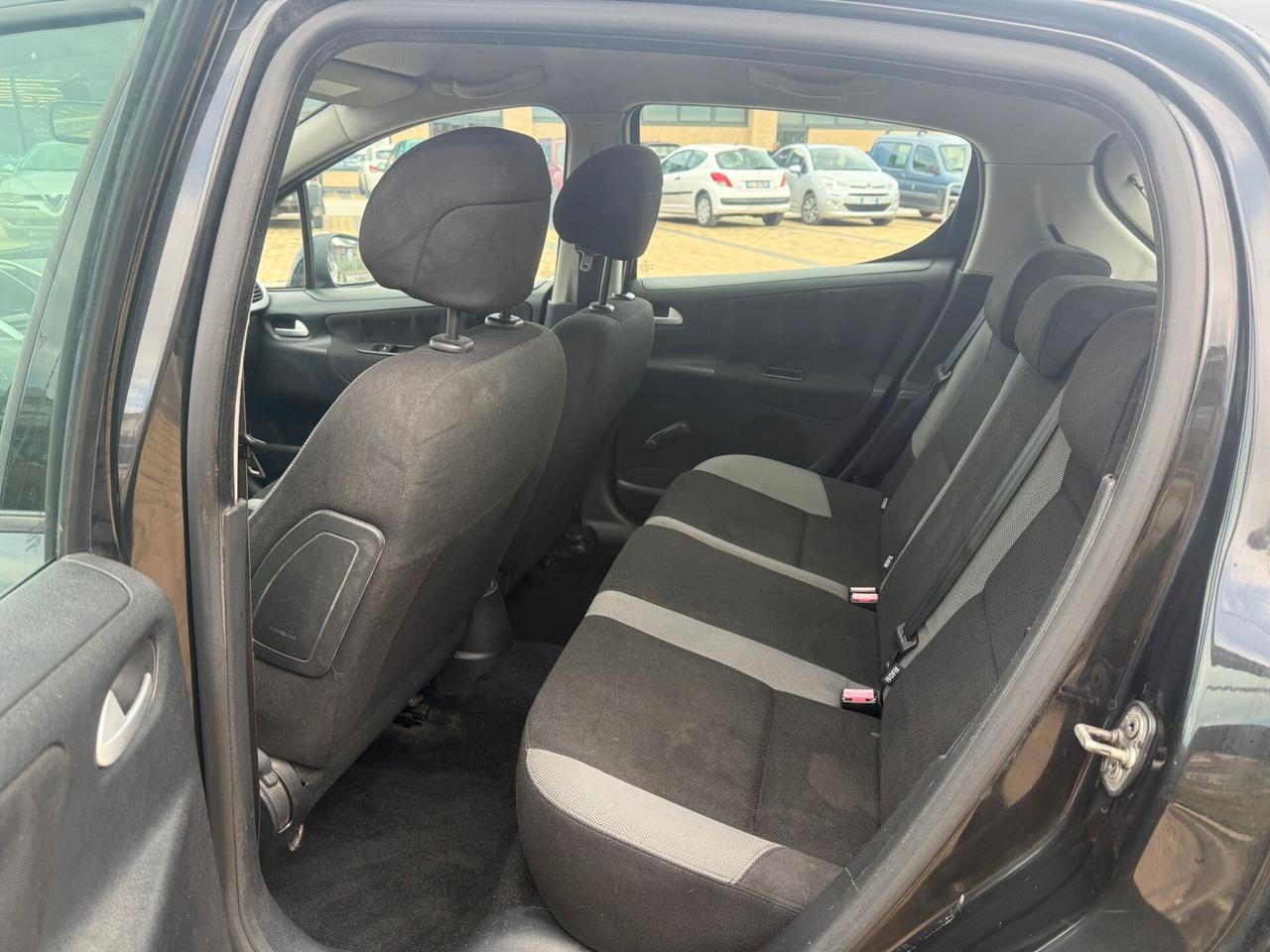 Peugeot 207 1.4 HDi 70CV 5p. X Line