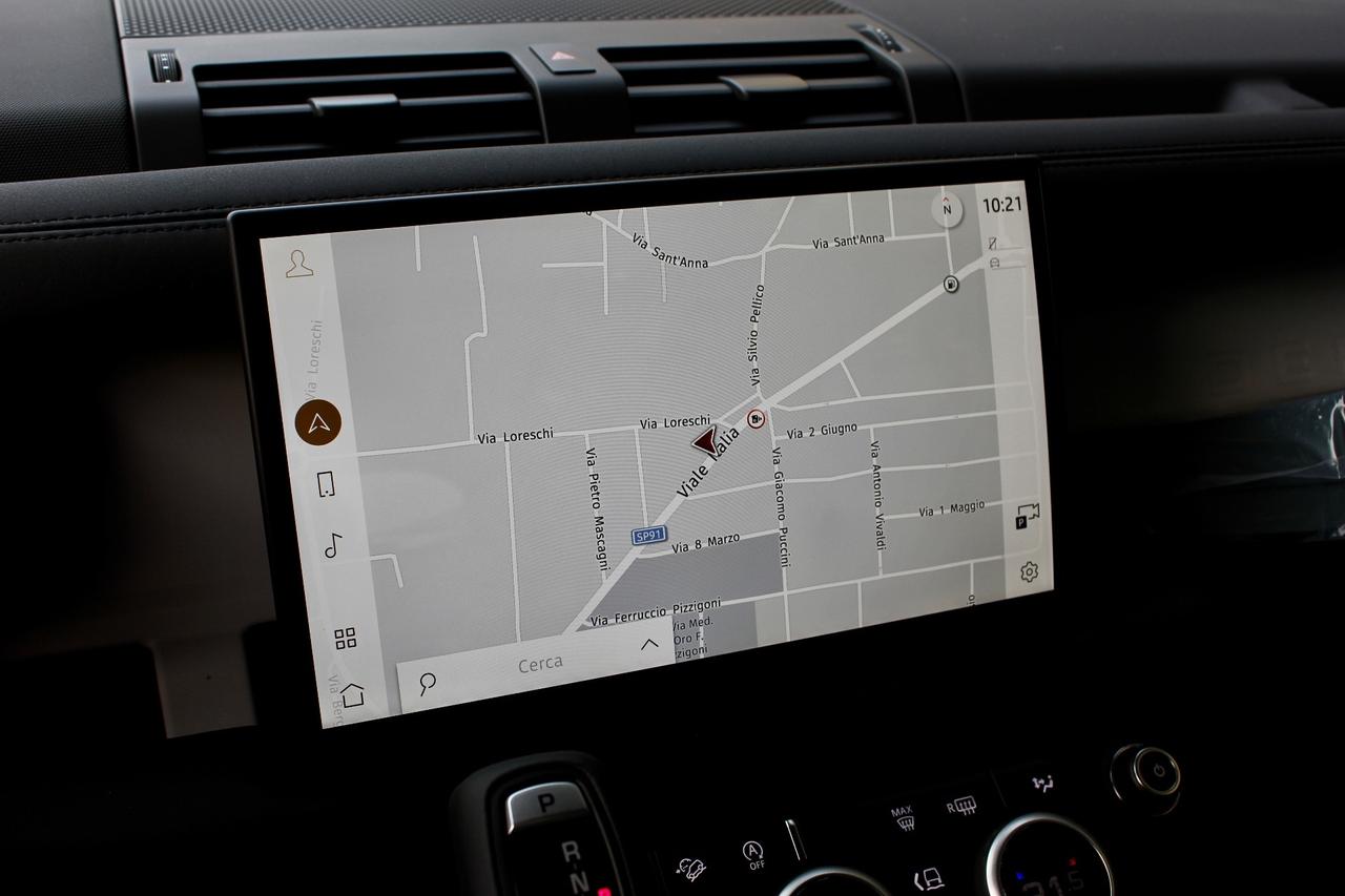 Land Rover Defender 3.0D 200 CV AWD Auto X-Dynamic SE