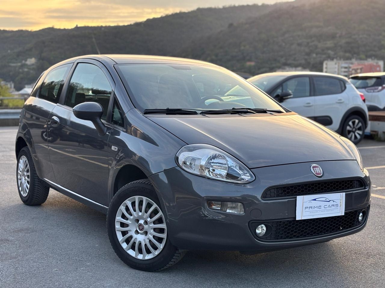 FIAT GRANDE PUNTO 1.4 BENZINA/METANO NEOPATENTATI 5 posti