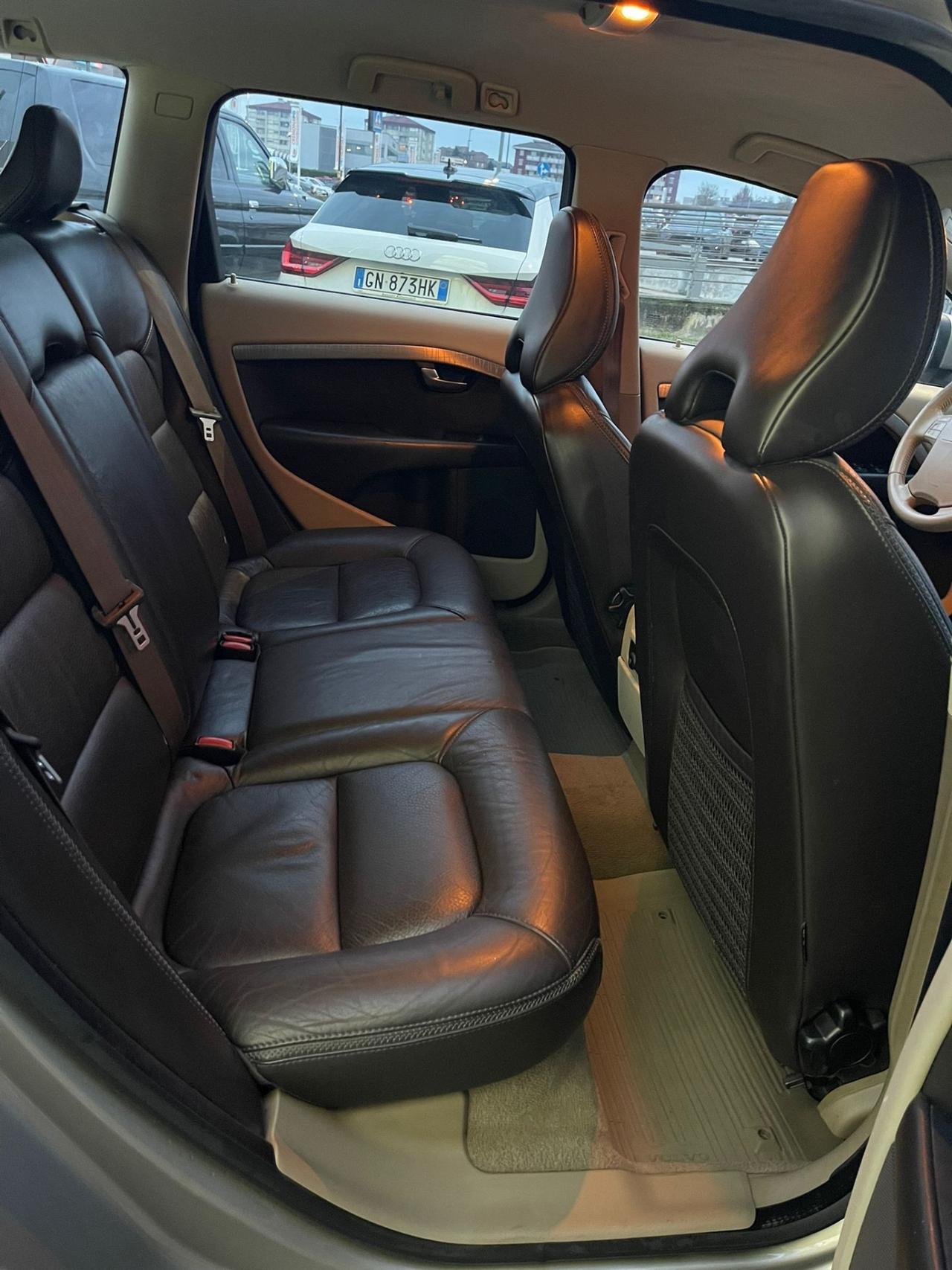 Volvo XC 70 XC70 D5 AWD Summum