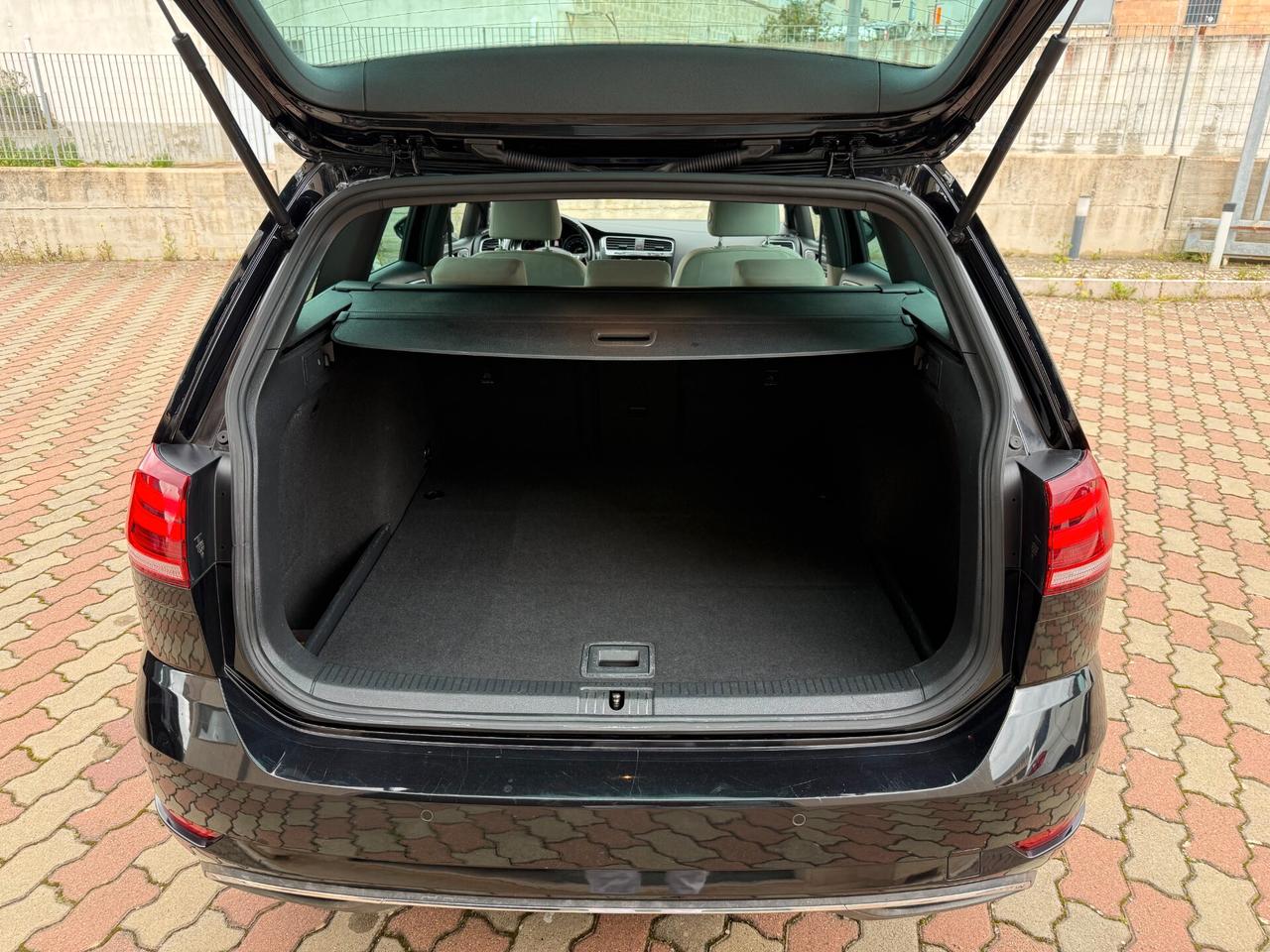 Volkswagen Golf Variant 1.6 TDI 115 CV DSG Executive BlueMotion Tech. CarPlay