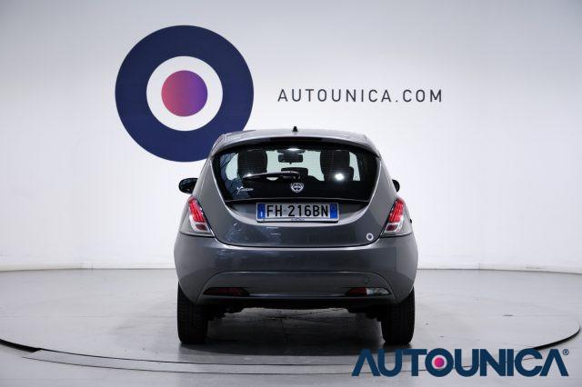 LANCIA Ypsilon 1.2 69 CV 5 PORTE GPL ECOCHIC SILVER NEOPATENTATI