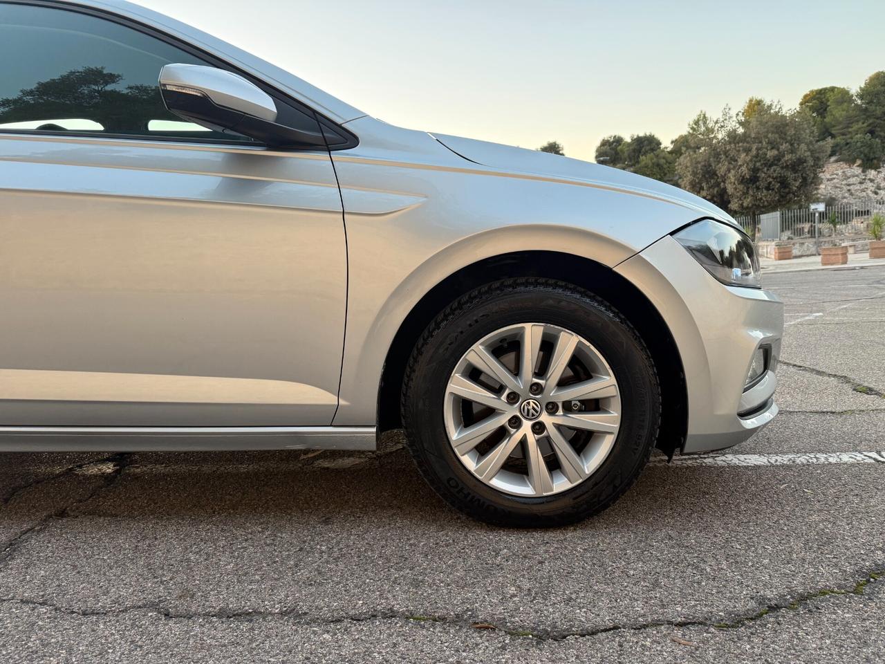 Volkswagen Polo/1.6 TDI 80CV/NEOPATENTATI/LED/5 POSTI