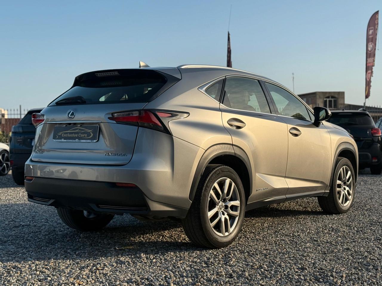 Lexus NX 300h Hybrid 4WD Luxury