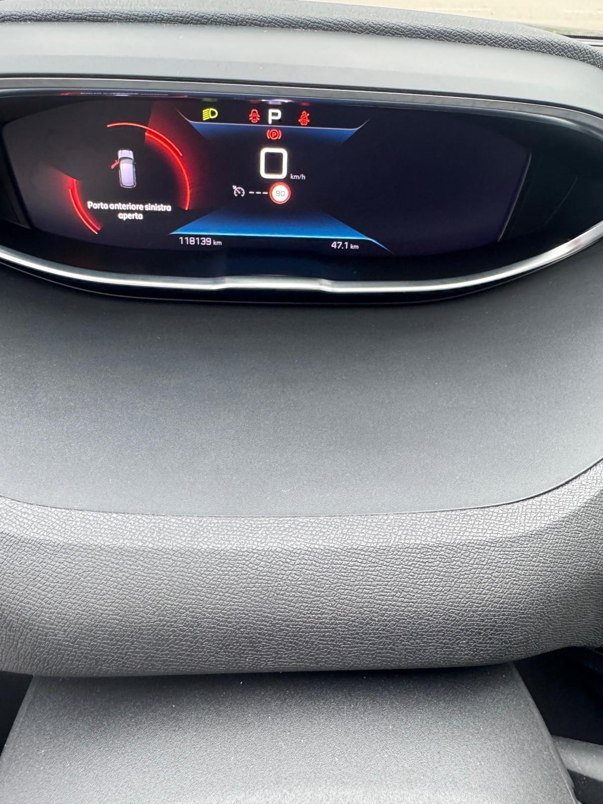 Peugeot 3008 BlueHDi 130 S&S EAT8 Allure