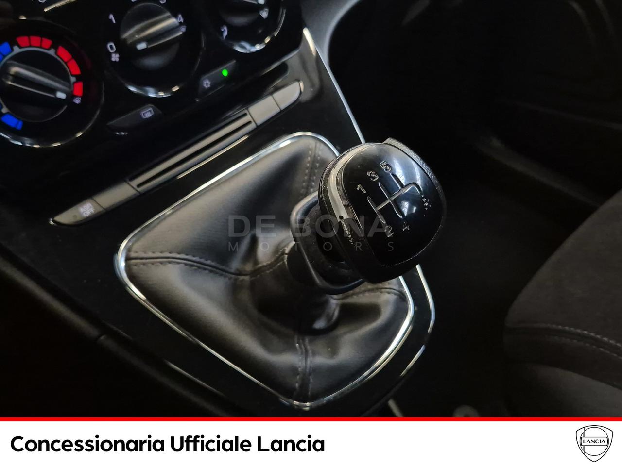 Lancia Ypsilon 1.2 8v silver c/clima 69cv