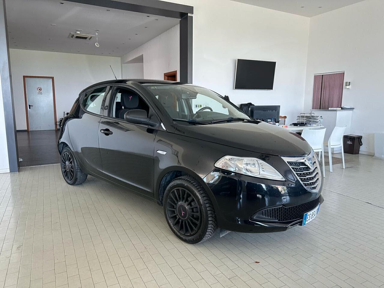 Lancia Ypsilon 1.2 69 CV 5 porte GPL Ecochic Gold