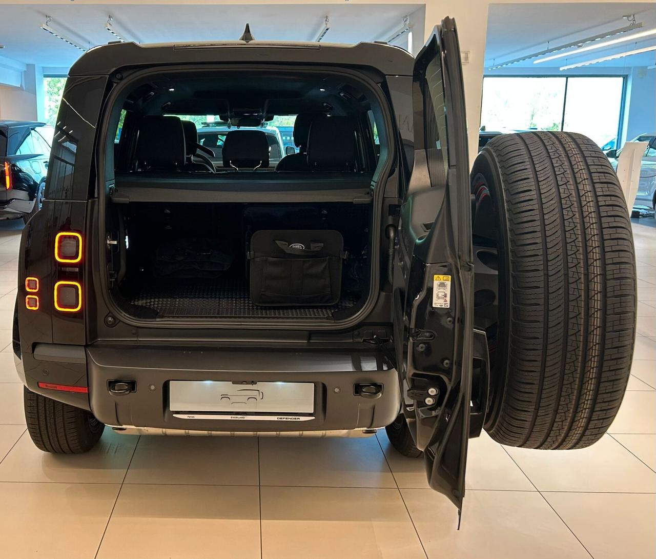 Land Rover Defender 110 2.0 Si4 PHEV 300 CV AWD Auto X-Dynamic SE