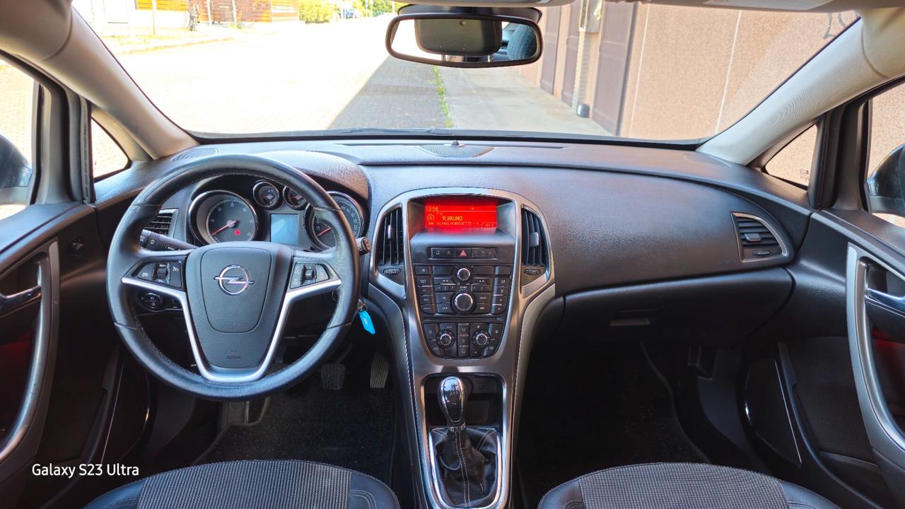 Opel Astra 1.7 CDTI 110CV Sports Tourer Cosmo OK NEOPATENTATI GARANZIA 12 MESI