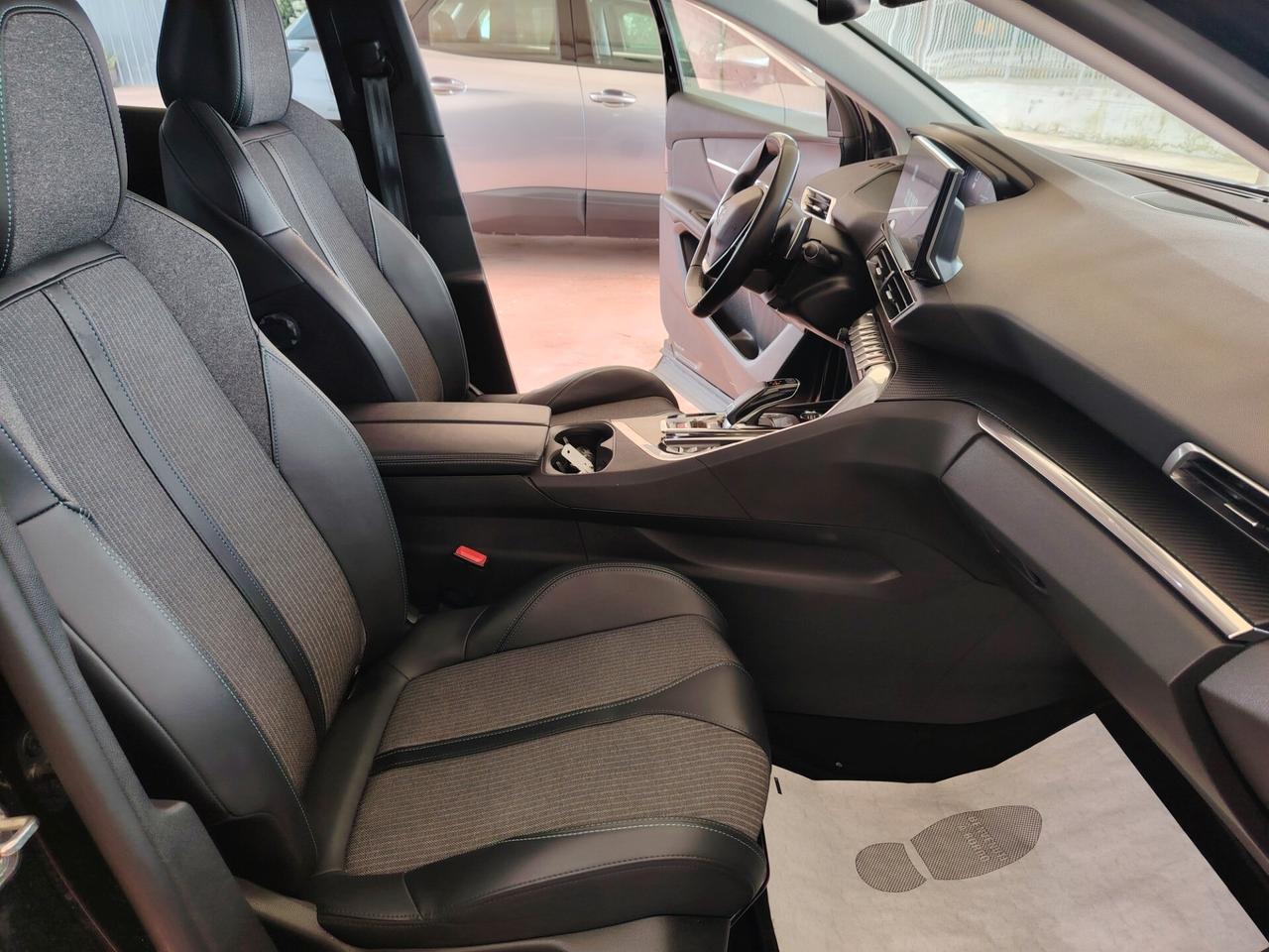 Peugeot 3008 BlueHDi 130 S&S EAT8 Allure 2022 restyling