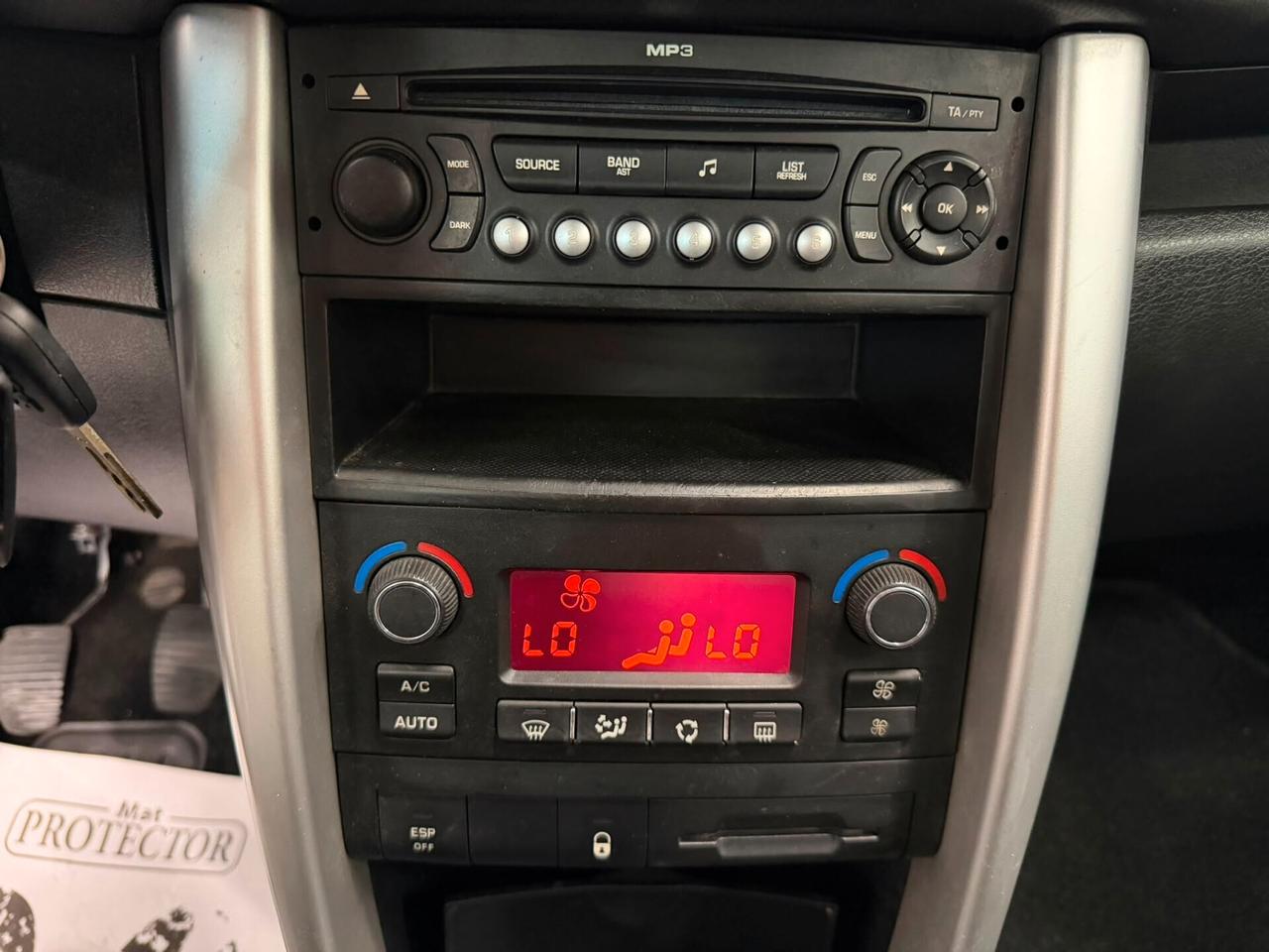 Peugeot 207 1.6 HDi 90CV 5p. XS