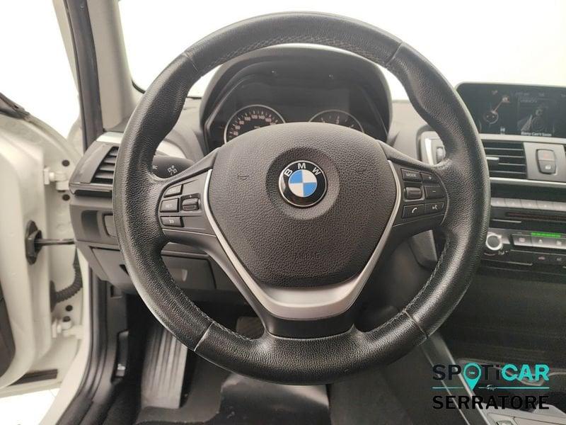 BMW Serie 1 F/20-21 2015 118d Urban 5p auto