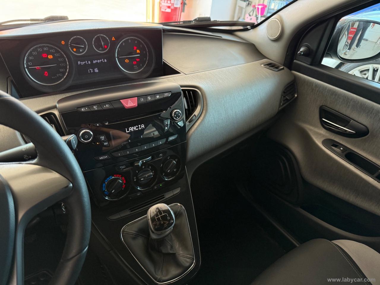 LANCIA Ypsilon 1.2 69 CV 5p. S&S Silver