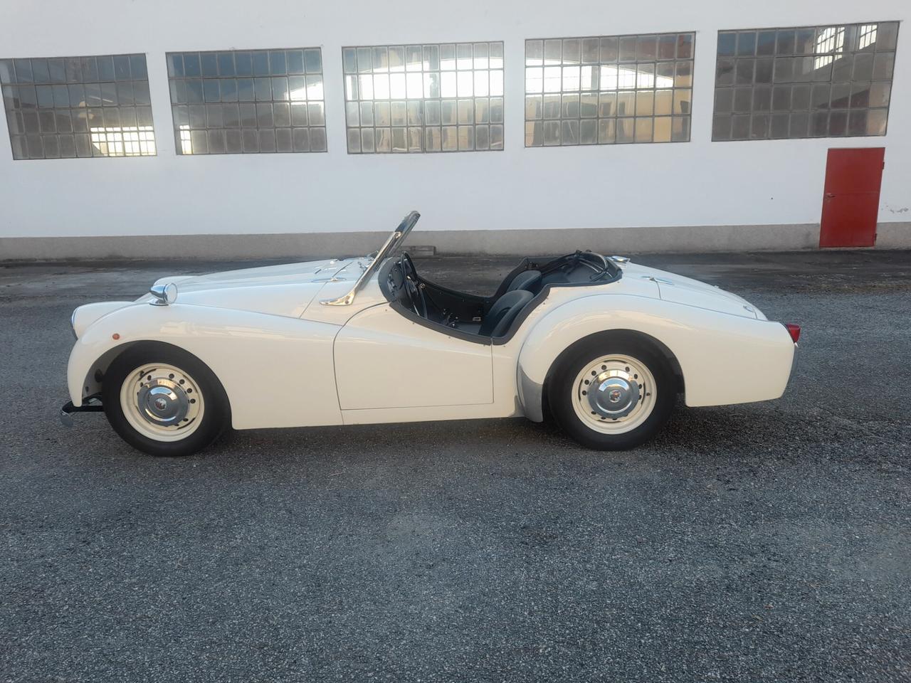 Triumph TR2 LONG DOOR