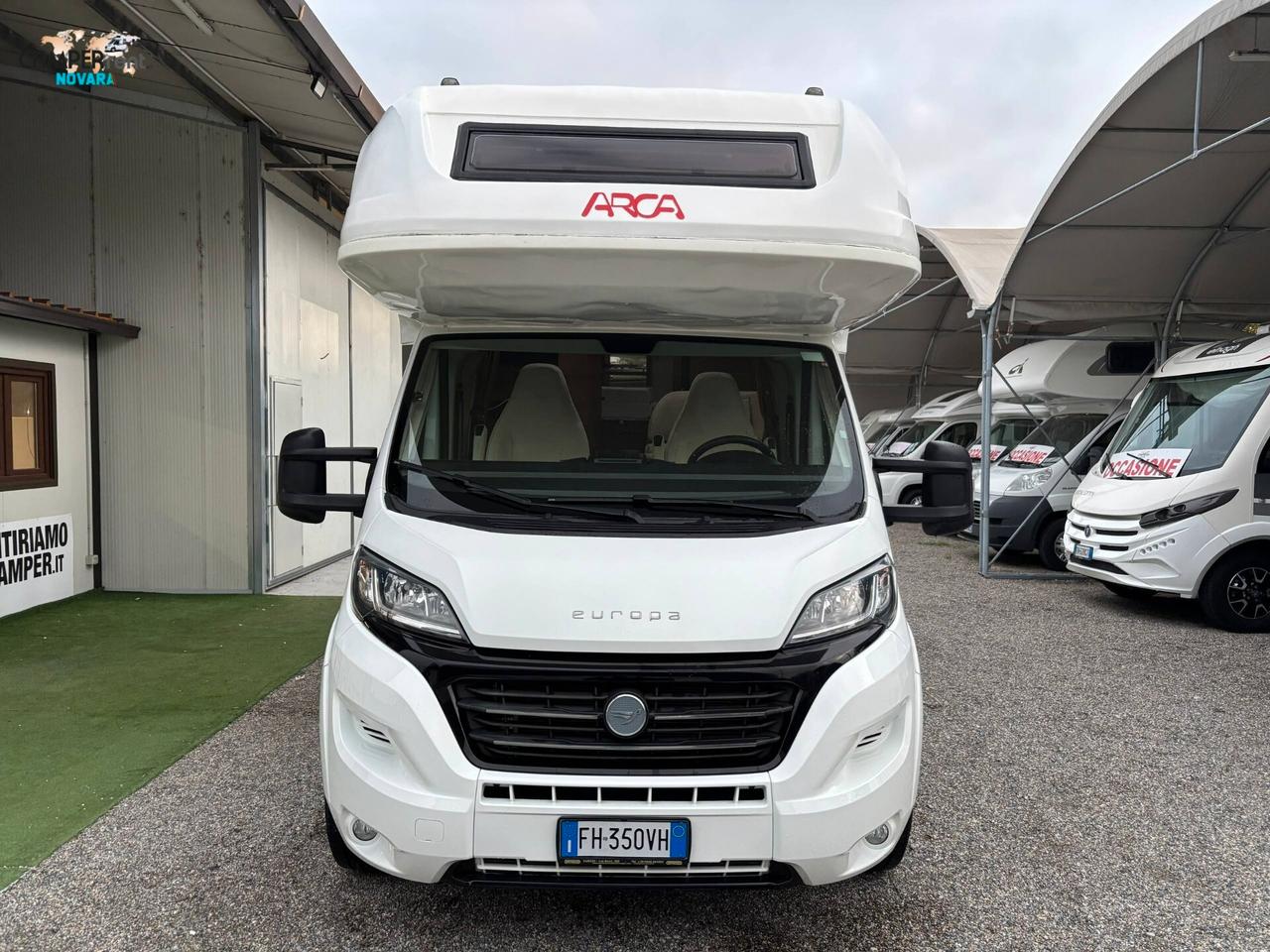 ARCA EUROPA M699 GLG - mansardato con letti gemelli in coda ed ampio garage