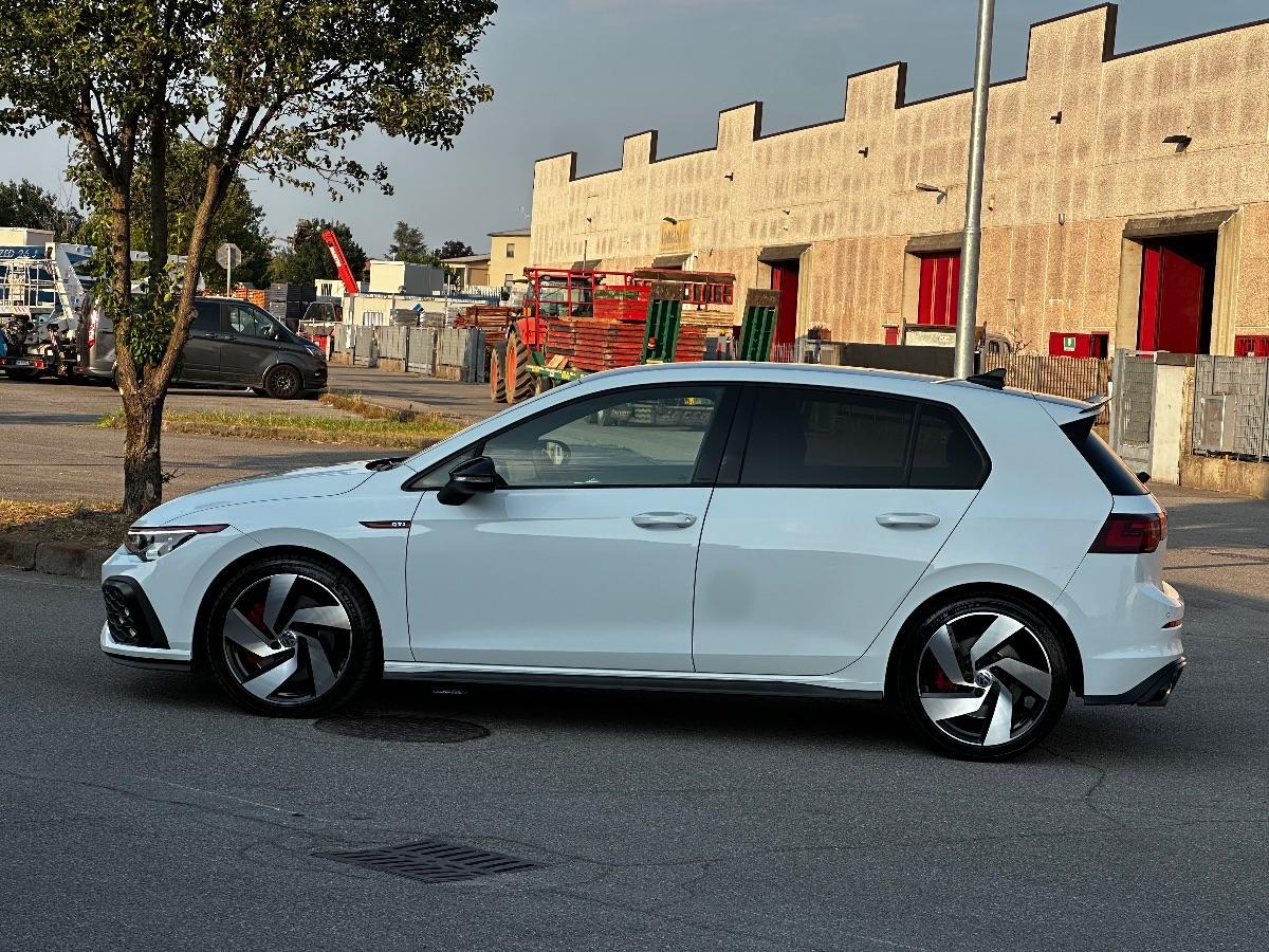 VOLKSWAGEN - Golf - 2.0 TSI GTI DSG SPORT