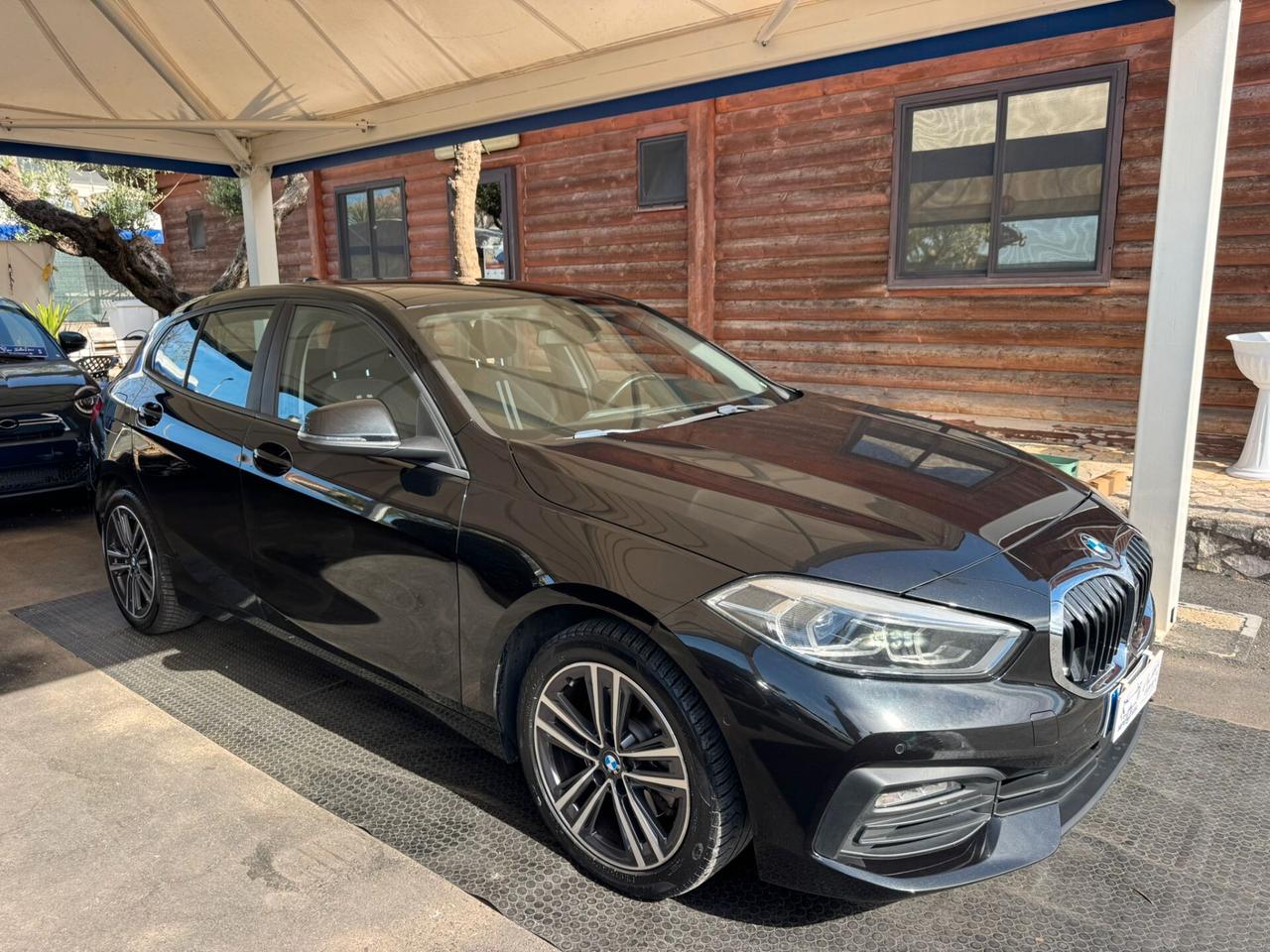 Bmw 118 118d 5p. Business Advantage