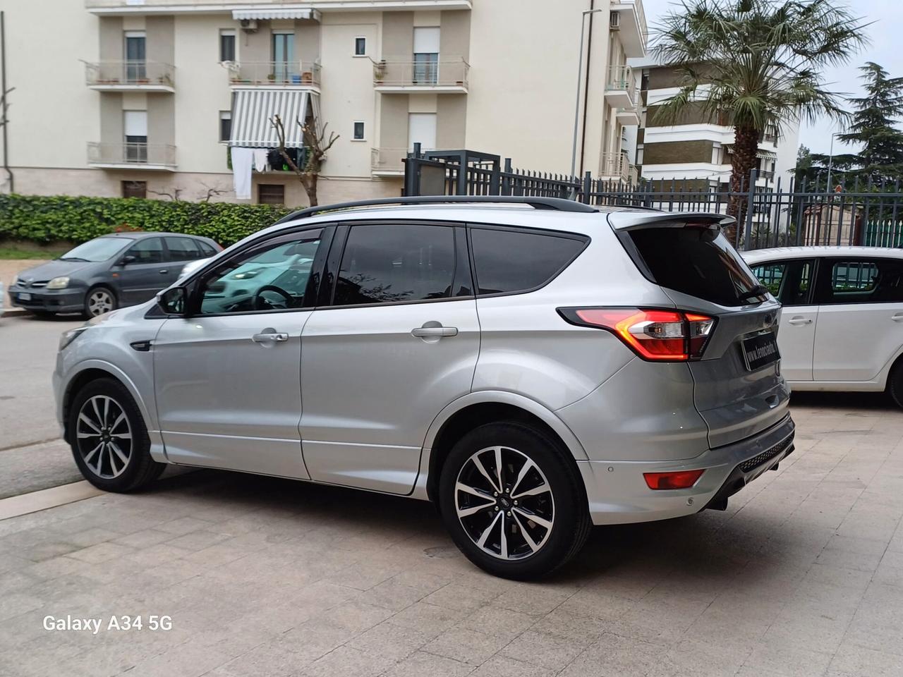 Ford Kuga 2.0 TDCI 120 CV S&S 2WD Powershift ST-Line