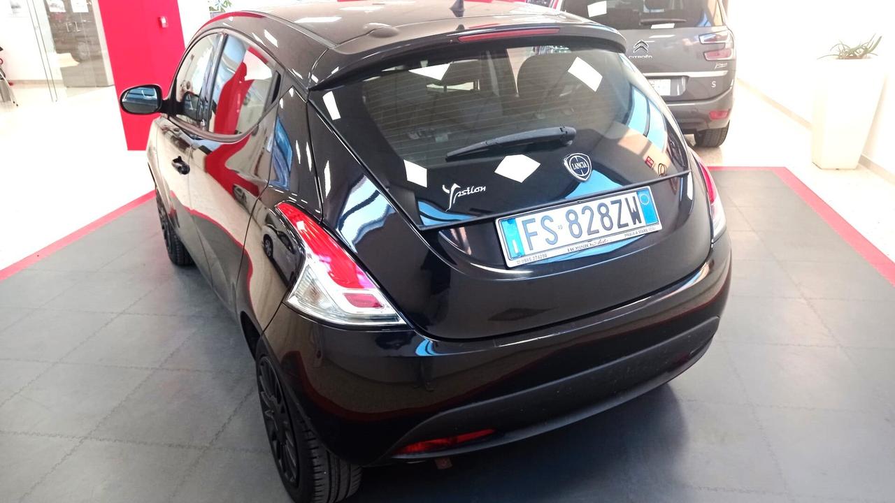 Lancia Ypsilon 1.2 69 CV 5 porte GPL Ecochic Elefantino Blu