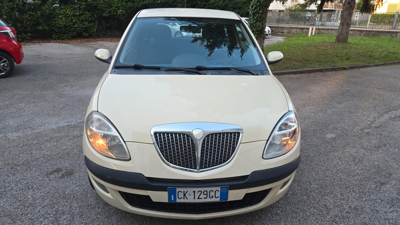 Lancia Ypsilon 1.2 Neopatentati 104600Km Euro4