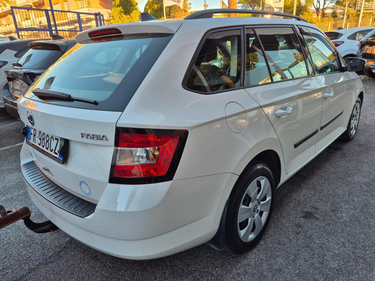 Skoda Fabia GANCIO TRAINO CARRELLO